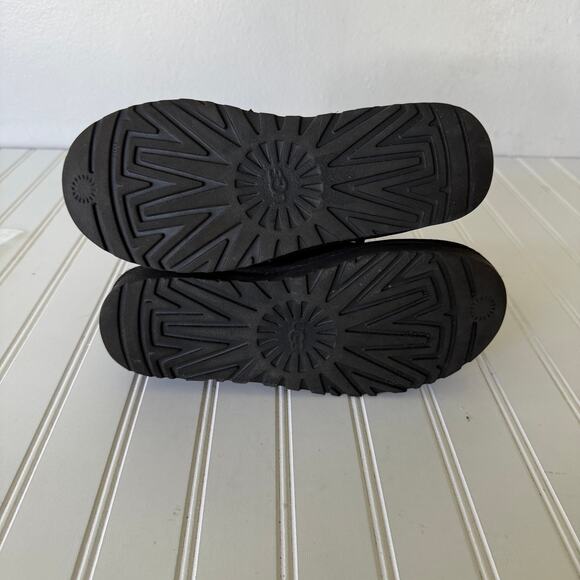 UGG Leather Classic Short Boots size 7 - Picture 7 of 10